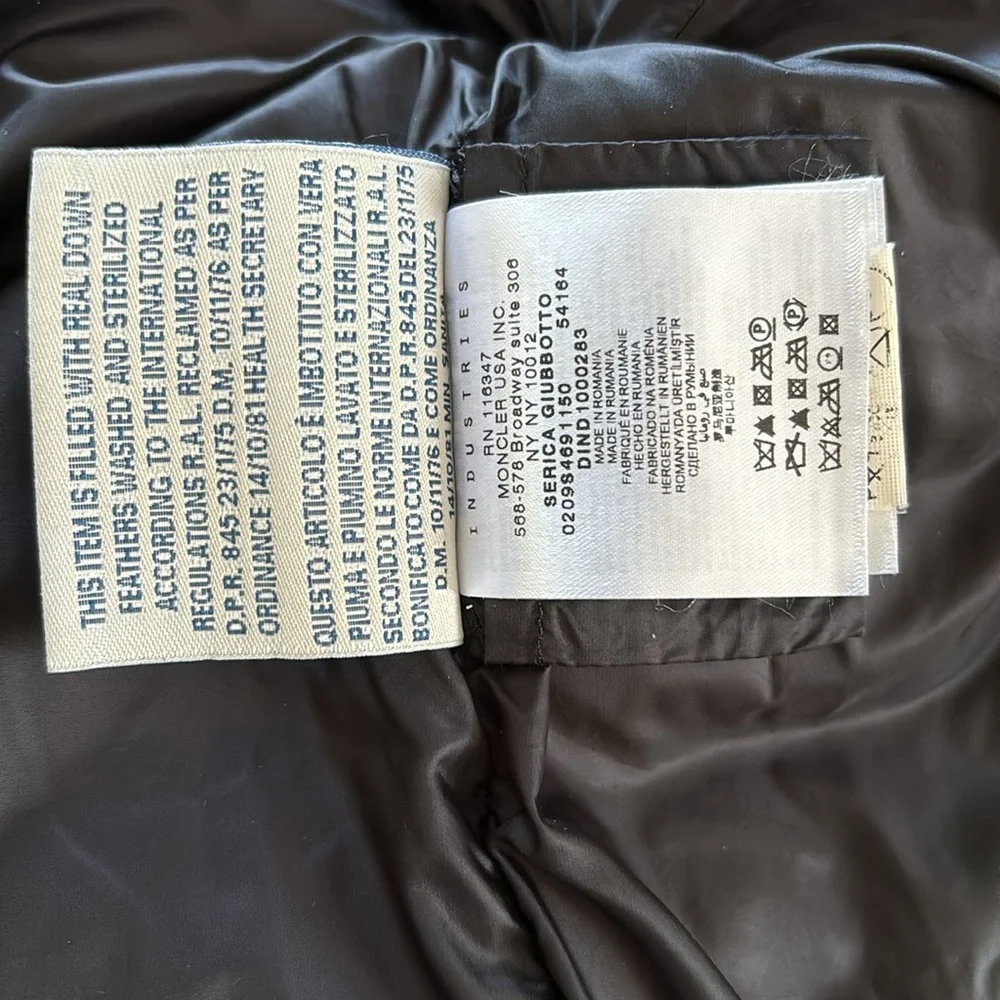 Moncler black short puffer with zip cuffs - Picture 8 of 16